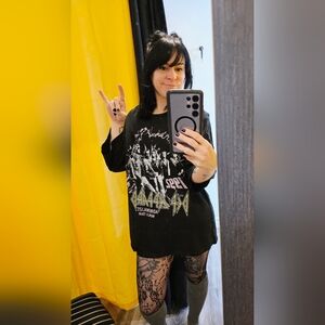 Recycled Karma Def Leppard Band T-shirt Size Medium